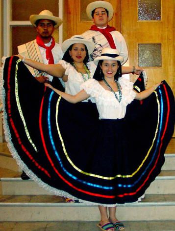 Traje típico de Antioquia de mujeres y hombres – Lifeder Folkloric Dress, Colombian Art, Recycled Dress, Peasant Shirt, International Clothing, African Traditional Dresses, Folk Dresses, Folk Costume, World Cultures