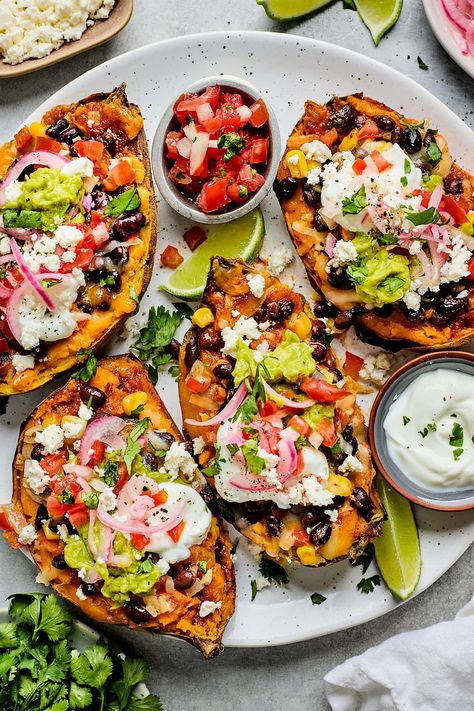 Enchilada Stuffed Sweet Potatoes Enchilada Stuffed Sweet Potatoes, Healthy Sweet Potato Recipes, Homemade Enchilada Sauce Recipe, Stuffed Sweet Potato, Healthy Sweet Potato, Recipes With Enchilada Sauce, Stuffed Sweet Potatoes, Sweet Potato Skins, Loaded Sweet Potato