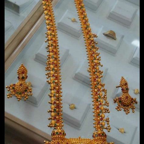 South Indian Jewelry, Gold Jewellery Design Necklaces, India Jewelry, Gold Necklace Set, Gold Necklace Women, Jewelry Design Necklace, Gold Jewellery Design, Gold Jewelry Fashion, Long Chain