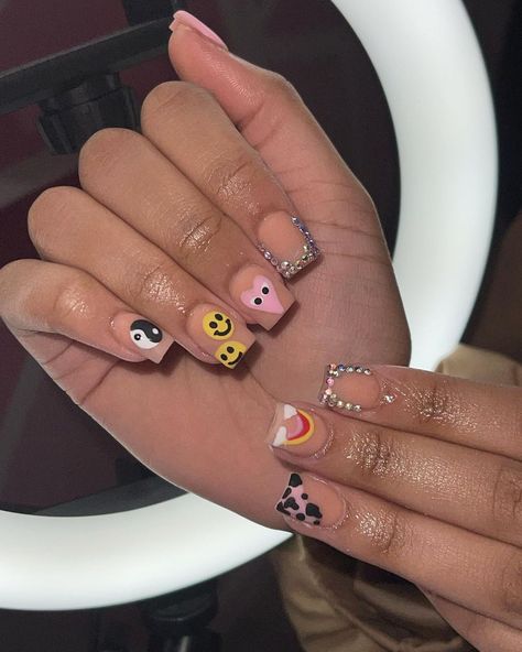 Yourfav$tylist ❤️‍🔥🪐 on Instagram: “Random nails 🌈 💗 ☯️ •For this set book under Presii Takeover set Presiisets now offering a end of the year special valid thru January…” Smiley Face Nails, Random Nails, Face Nails, Cute Short Nails, Acrylic Nails Coffin Pink, Cute Gel Nails, Short Nail Designs, Acrylic Nails Coffin, Fire Nails