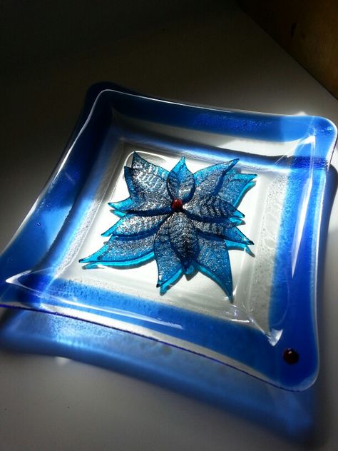 Fused glass tray by Newbie Beader. Glass Tray, Fused Glass Art, Fused Glass, Kiln, Glass Art, Tray, Glass, Art