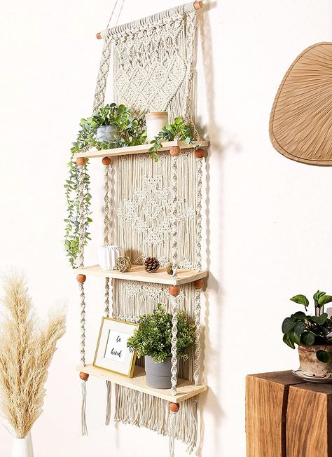 Macrame Furniture, Macrame Hanging Shelf, Dekorasi Bohemia, Pola Macrame, Macrame Shelf, Wall Plant Hanger, Koti Diy, Interior Boho, Diy Hanging Shelves