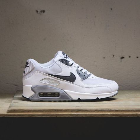 Air Max 90 Branco, Tenis Air Max 90, All Nike Shoes, Nike Sneakers Women, Nike Air Shoes, Nike Shoes Air Max, Cute Nike Shoes, Cute Sneakers, Fresh Shoes