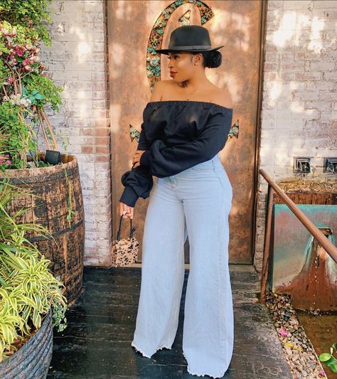 Brunch Hat Outfit, Black Fedora Hat Outfit Fall, Grey Hat Outfit, Fedora Hat Outfit Fall, Outfit With Fedora, Fedora Hat Outfit, Hat Outfit Fall, Silk Shirt Outfit, Fedora Hat Outfits