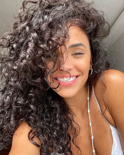 Curly Hair Pictures, Curly Afro Hair, Curly Hair Photos, Beautiful Curly Hair, Natural Curls Hairstyles, Black Curly Hair, Curly Hair Women, Curly Hair Inspiration, Curly Girl Hairstyles