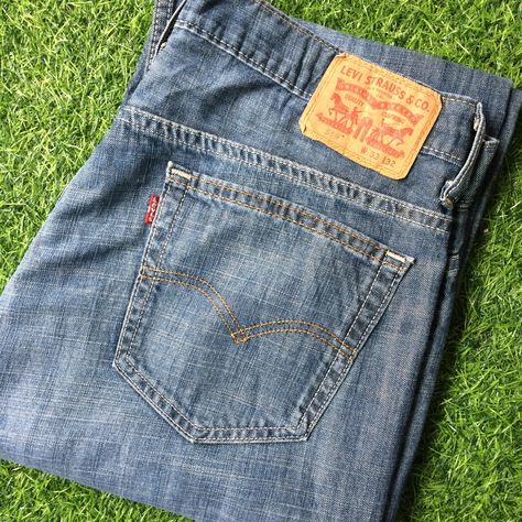 Vintage Levi's Jeans For Streetwear, Levis 569, Vintage Levi's Faded Bottoms, Vintage Levi's Full-length Bottoms, Vintage Mom Jeans, Men’s Levi Jeans, Vintage Faded Pre-washed Jeans, Vintage Mom, Vintage Levis Jeans