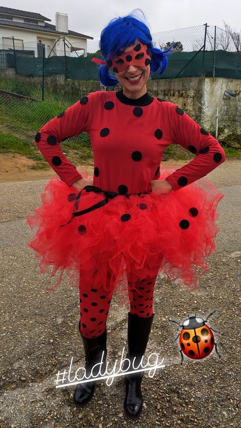 Ladybug tutu costume Ladybug Face Paint, Ladybug Tutu, Apple Costume, Ladybug Costume, Treat Ideas, Lady Bird, Book Week, Diy For Girls, Diy Costumes