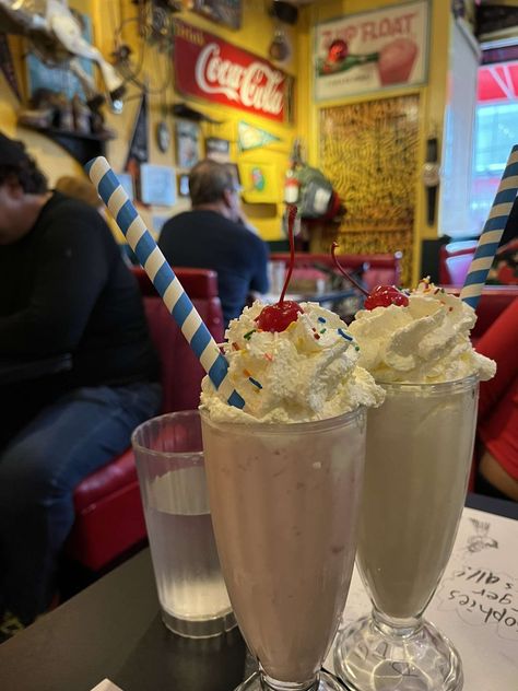 80s Life Aesthetic, 80s Drinks, Milkshakes Aesthetic, Diner Milkshake, Milkshake Aesthetic, Milkshake Date, Vintage Milkshake Aesthetic, Vintage Milkshake, Milkshake Date Aesthetic