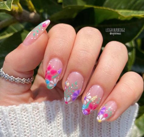 Pastel Flower Nail Art, Artsy Summer Nails, Flower Pastel Nails, Funky Spring Nail Designs, Spring Equinox Nails, Pastel Nails Flowers, Trendy Flower Nails, Spring/summer Nails, Floral Tip Nails