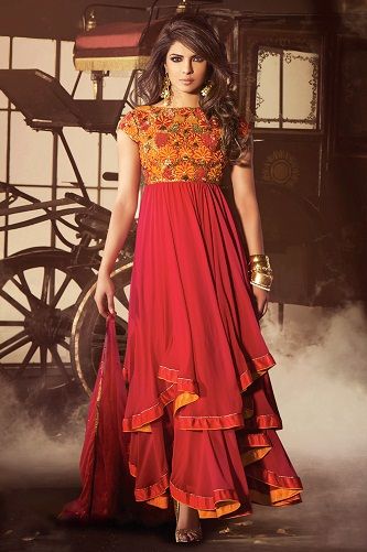 9 New and Stylish Boat Neck Salwar Designs Designer Anarkali Suits, Abaya Style, Churidar Suits, Salwar Kamiz, Designer Anarkali, Patiala Salwar, Utsav Fashion, Indian Couture, Ranveer Singh