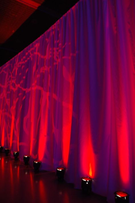 Red Stage Lighting, Red Light Party, Red Curtain Backdrop, Red Party Aesthetic, Halloween Dining Table, Fabric Lightbox, Jab Harry Met Sejal, Conception Scénique, Imtiaz Ali