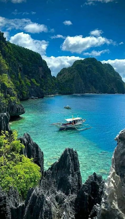 The Most Beautiful Pictures In The World | Palawan Island, Philippines..🍃🌊 Philippines Palawan, Coron Island, Philippines Tourism, Palawan Island, Philippines Beaches, El Nido Palawan, The Most Beautiful Pictures, Island Pictures, Travel Inspiration Destinations