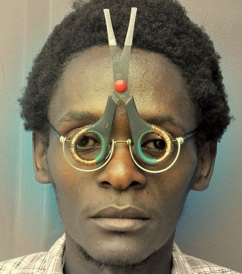 The always imaginative eyewear creations by Kenyan artist Cyrus Kabiru are todays eyewear inspiration of the day.#rimsandgoggles #millvalley #marin RIMSandGOGGLES.com Kenyan Artists, Eyewear Inspiration, Low Tech, Arte Inspo, Glasses Fashion, Eye Glasses, Architecture Drawing, Wearable Art, Goggles