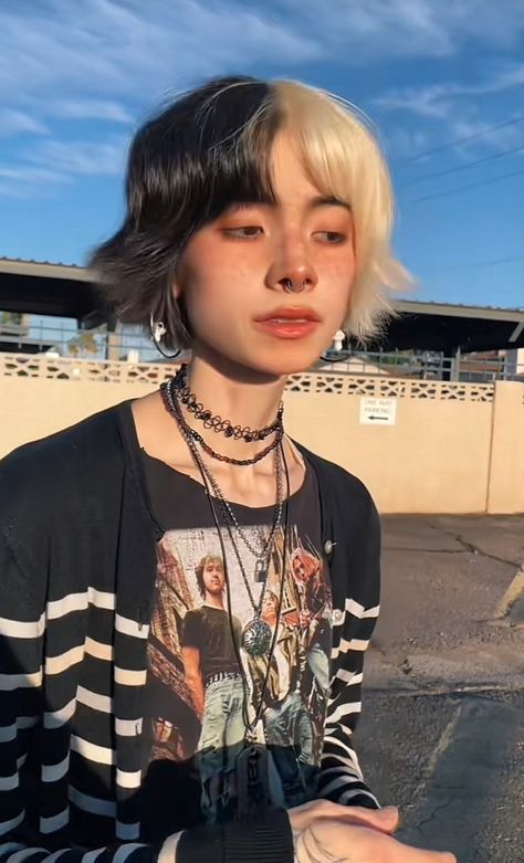 Lilxxxbug Hair, Short Grunge Hair, Dyed Hair Inspiration, Emo Boys, Grunge Hair, Hair Styling, Face Claims, Dyed Hair, Hair Inspo