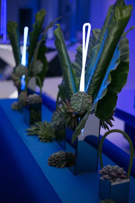 Corporate Event Centerpieces, Unusual Centerpieces, Gala Centerpieces, Non Floral Centerpieces, Cheap Wedding Centerpieces, Event Entrance, Blue Neon Lights, Corporate Events Decoration, Corporate Event Design