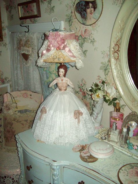 half doll lamp boudoir lamp Shabby Chic Living, Shabby Chic Living Room, Half Dolls, Dreamy Room, Vintage Room, Dream Room Inspiration, Shabby Vintage, Shabby Chic Cottage, Shabby Chic Homes