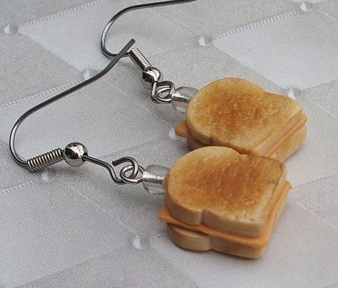 Grilled Cheese Earrings Unique Earrings Weird, Cheese Earrings, Gay Earrings, Cincin Diy, Lesbian Earrings, Crazy Earrings, Weird Jewelry, Funny Earrings, Quirky Earrings