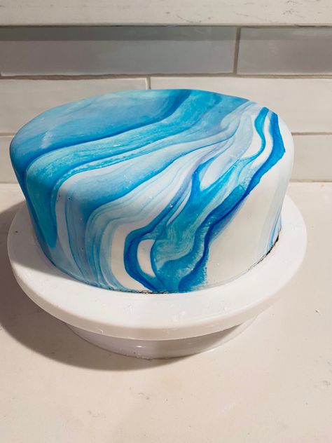 Marble Fondant Cake Marble Cake Design Birthday, Cake Marble Design, Marble Cake Design, Blue Marble Cake, Marble Fondant Cake, Marble Fondant, Blue Birthday Parties, White Cakes, Food Tech