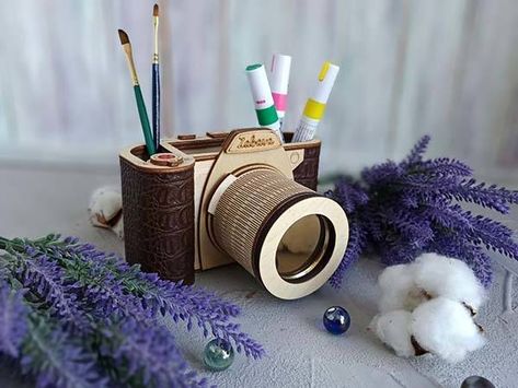 Photobooth Diy, Pens Holder, Apply Lipstick, Wooden Camera, Wooden Desk Organizer, Photography Themes, Small Mirror, Diy Photo Booth, Desktop Organizer