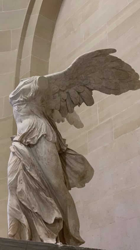 Sculpture Museum Aesthetic, Greek Sculpture Wallpaper, Annecore Aesthetic, Orion Carloto, Winged Victory Of Samothrace, Winged Victory, Anatomy Sculpture, Rennaissance Art, Roman Sculpture