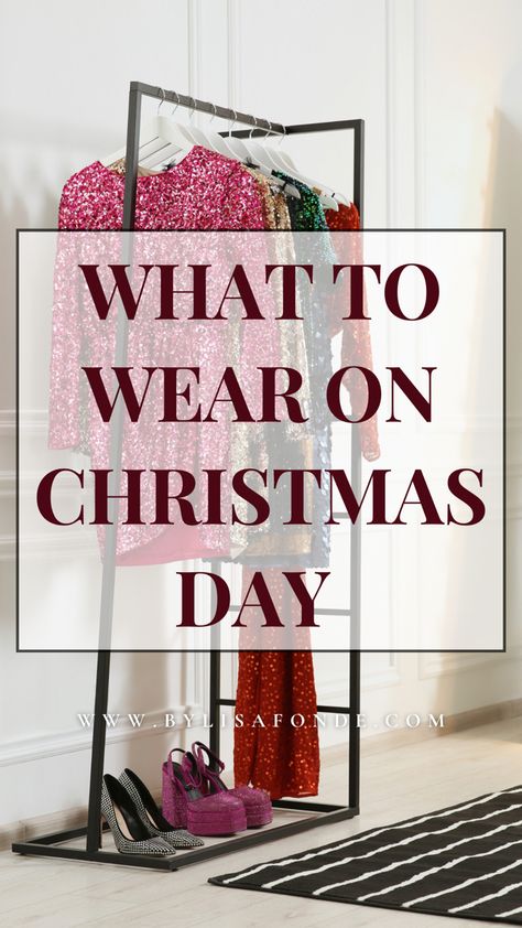 The best guide on what to wear on Christmas Day in 2023. Classy Christmas outfits for women. Casual Christmas outfit ideas for women. Cute and comfy Christmas outfit ideas for women. Christmas Outfits For Women Casual, New Year Outfit Casual, Comfy Christmas Outfits, Elegant Christmas Outfit, What To Wear On Christmas, Outfit Ideas For Christmas, White Christmas Outfit, Classy Christmas Outfit, Christmas Day Outfits