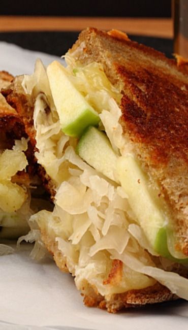 Irish Stout Grilled Cheese with Sauerkraut & Apples Bon Apetit, Pub Food, Rye Bread, Hand Pies, Breadsticks, Wrap Sandwiches, Apple Crisp, Grilled Cheese, Apple Recipes