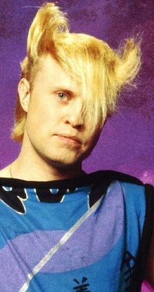 In 1979, Score gave up his day job (as, yes, a hairdresser) to form A Flock of Seagulls with his brother. 80s Mens Hairstyles, Eighties Hair, A Flock Of Seagulls, Flock Of Seagulls, 80s Songs, The Wedding Singer, Haircut Pictures, 80s Hair