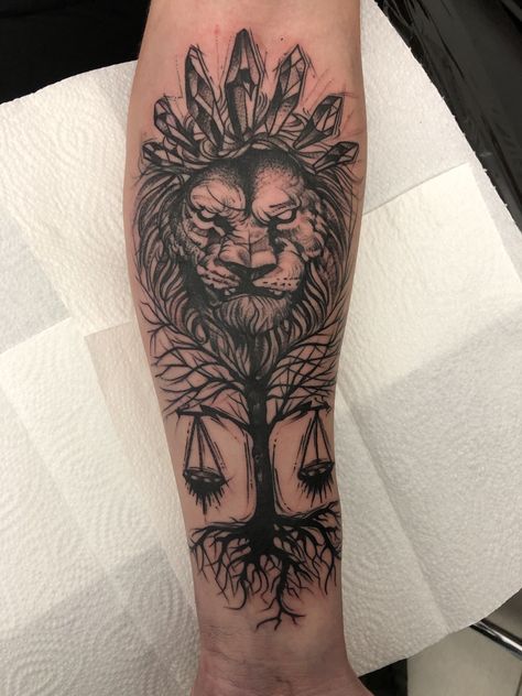 Tattoo lion scale sketch   Made by https://instagram.com/doruvedetattoo?utm_source=ig_profile_share&igshid=1c6ru05emuyy8 Libra Scale Tattoo, Tattoo Leo, Tattoo Lion, Scale Tattoo, Ig Profile, Libra Zodiac, Shoulder Tattoo, Scales, I Tattoo