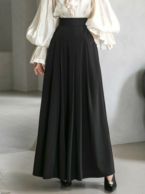 Maxi Skirt Elegant, How To Style A Black Maxi Skirt, Elegant Skirts Classy, Black Maxi Skirt Outfit For Work, Gothic Fits, Unique Skirts Design, Gaun Abad Pertengahan, Long Skirt Outfits, Old Fashion Dresses