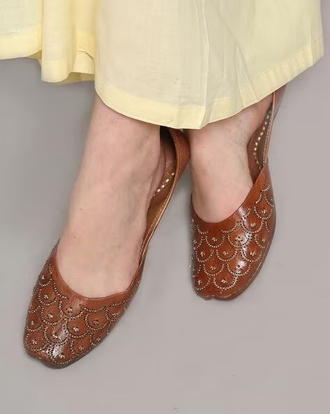 Buy Brown Flat Shoes for Women by GLAM STORY Online | Ajio.com Leather Gloves Pattern, Jutti Flats, Brown Flat Shoes, Indian Shoes, Flat Shoes For Women, Jacket Outfit Women, Punjabi Jutti, European Shoes, Flats Outfit