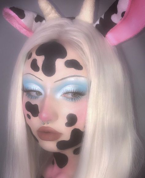 Pink Cow Makeup, Strawberry Cow Makeup, Cow Inspired Makeup, Animal Inspired Makeup, Cow Makeup Look, Animal Makeup Looks, Cow Make Up, Puppy Makeup, Animals Makeup