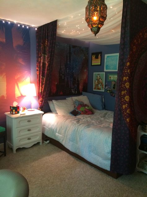 Tapestry Curtain Around Bed, Bed Curtains Aesthetic, Indie Canopy Bed, Hippie Bedroom Loft Bed, Loft Bed Witchy Room, Sensory Bedroom, Hippy Room Curtains & Drapes, Indie Hippie Room Curtains & Drapes, Chill Room