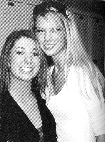 Taylor Swift at Hendersonville High School - Album on Imgur Taylor Swift High School, Rare Taylor Swift, Debut Era, Taylor Pics, Young Taylor Swift, Baby Taylor, Swift Facts, Taylor Swift Facts, Red Tour