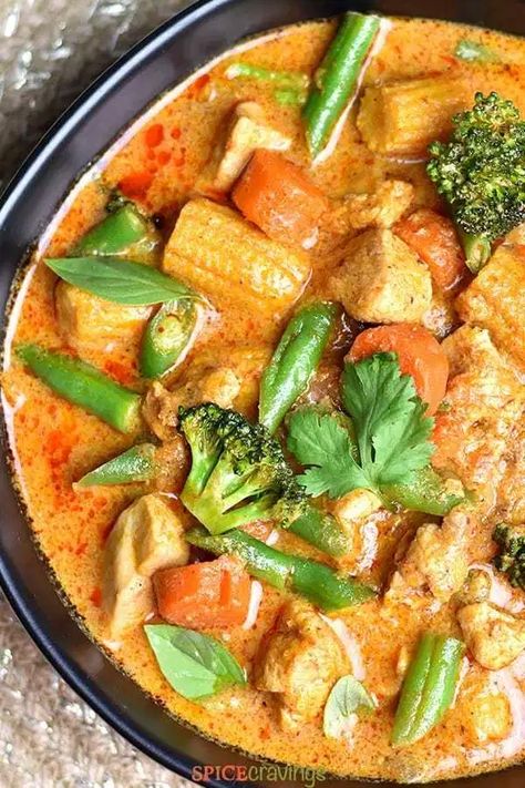 Thai Massaman Curry, Asian Dumplings, Massaman Curry, Stove Top Recipes, Thailand Food, Palm Sugar, Thai Dishes, Thai Curry, Coconut Palm