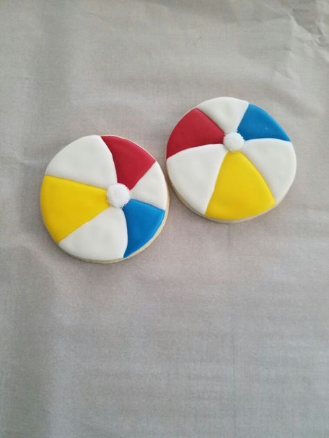 Pool Party! Beach ball sugar cookies Beach Ball Sugar Cookies, Beach Cookies, Beach Balls, Summer Cookies, Beach Ball, Pool Party, Cookie Decorating, Sugar Cookies, Sweet Treats