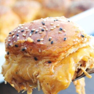 15 Appetizers for Cold Weather Entertaining - Crinkled Cookbook Tailgate Foods, Football Party Appetizers, Buffalo Chicken Sliders, Easy Buffalo Chicken, Seasoned Butter, Hawaiian Sweet Rolls, Crowd Pleasing Appetizers, Chicken Sliders, Game Day Appetizers