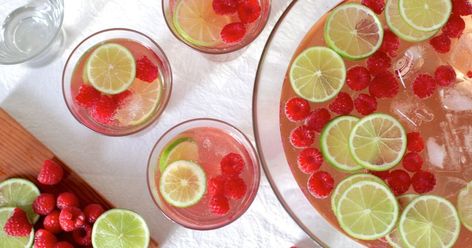 Sweet and feminine, with the perfect summer kick, this raspberry rosé punch will be a hit at your Christmas parties and summer barbecues this year. Alcohol Punch, Rose Punch, Summer Punch Recipes, Alcoholic Punch Recipes, Lime Lemonade, Non Alcoholic Punch, Summer Punch, Friday Inspiration, Alcoholic Punch