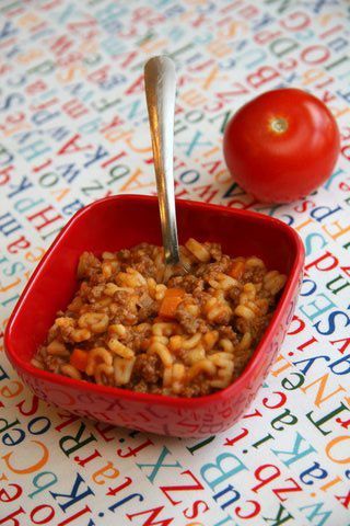 Bébé Bolognese - great homemade kid friendly meal. I freeze this in silicone muffin cups for quick easy meals for the kids! One Pot Wonders, Kids Meal, Bolognese Recipe, Healthy Toddler Meals, Homemade Baby Foods, Small Pasta, Toddler Food, Baby Eating, Homemade Baby Food