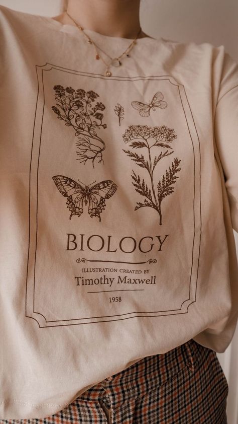 Biology tshirt with illustration created by Tomothy Maxwell, 1958. Aesthetic Mode, Cottagecore Tshirt, Butterfly Tshirt, Tshirt Aesthetic, Shirts Outfit, Vintage Sweater, Tshirt Outfits, 가을 패션, Mode Inspiration