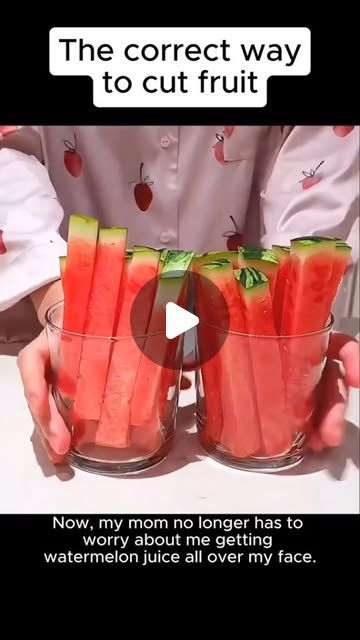 DIY2HOME on Instagram: "Drop ❤️ if you want more posts like this   #homehacks  #hometips" Fruit Hacks, Fruit Creations, Fruit Platters, Homemade Spice Mix, Easy Chicken Thigh Recipes, Watermelon Carving, Fruit Displays, Funny Fruit, Cut Watermelon