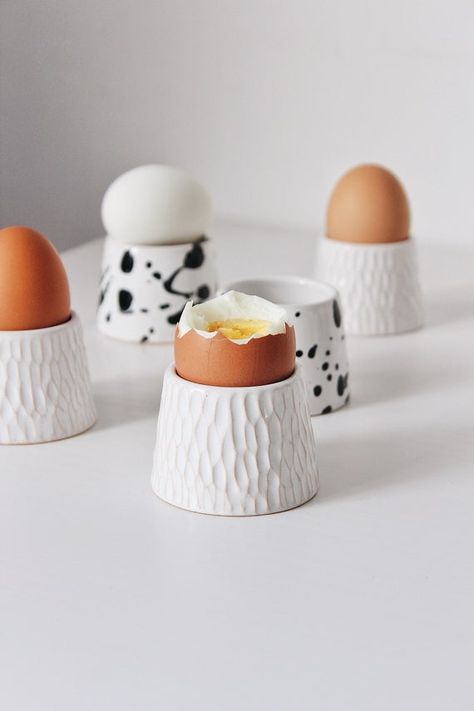 Ceramic Egg Cup, Ceramic Egg Holder, Cup Pottery, Ceramic Egg Cups, Pottery Store, Ceramic Egg, Mugs Ceramic, Pottery Form, Cerámica Ideas