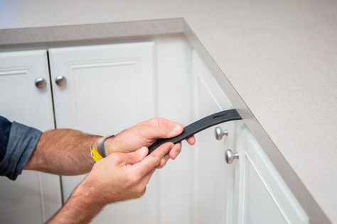 How To Remove Laminate Countertops, How To Replace Kitchen Countertops, How To Remove Granite Countertops, How To Replace Countertops, How To Remove Countertops, How To Remove Kitchen Cabinets, Window Cleaning Tips, Replacing Countertops, Laminate Countertop