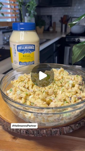 Beatriz Santiago on Instagram: "Looking for a perfect salad that you can take with you at gatherings, park, beach, or lakes. Well, this Puerto Rican inspired tuna, macaroni salad is to die for, impress your family and friends with this creamy salad with @hellmannsmayonnaise" Puerto Rican Macaroni Salad, Southern Tuna Salad, Easy Puerto Rican Recipes, Tuna Recipes Canned, Tuna Macaroni Salad, Creamy Salad, Perfect Salad, Tuna Noodle, Macaroni Salad Recipe