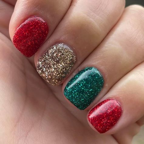 Revel Christmas Nail Ideas, Christmas Colors For Nails, Christmas Powder Nails, Red And Green Sparkle Nails, Christmas Skittle Nails, Holiday Dip Powder Nails, Simple Christmas Dip Nail Ideas, Christmas Nails Dip Powder Short, Red Green Gold Nails