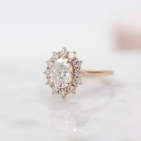 Moissanite Engagement Ring Halo, Colored Diamond Rings, Antique Diamond Rings, Wedding Rings Halo, Moissanite Wedding Bands, Diamond Solitaire Engagement Ring, Designer Engagement Rings, Halo Engagement Ring, Halo Engagement