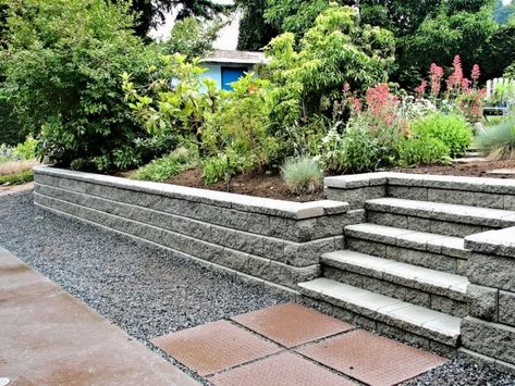 How to Build a Concrete Block Retaining Wall Concrete Block Retaining Wall, Sloped Front Yard, Retaining Wall Steps, Diy Retaining Wall, Retaining Wall Blocks, Building A Retaining Wall, Garden Retaining Wall, Concrete Retaining Walls, Sloped Yard