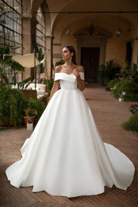 Marriage Gown, Plain Wedding Dress, Milla Nova, Short Sleeve Wedding Dress, Wedding Dress Guide, White Wedding Dress, Dress Guide, Stunning Wedding Dresses, Elegant Bride