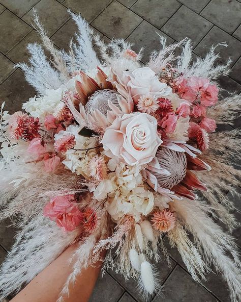 Pink Dry Flower Bouquet, Fall Wedding With Pink Color Palettes, Pink And Pampas Wedding, Pink Fall Bridal Bouquet, Blush Western Wedding, Pink Fall Bouquet, Dried Pink Flowers, Pink Fall Wedding Flowers, Fall Wedding With Pink