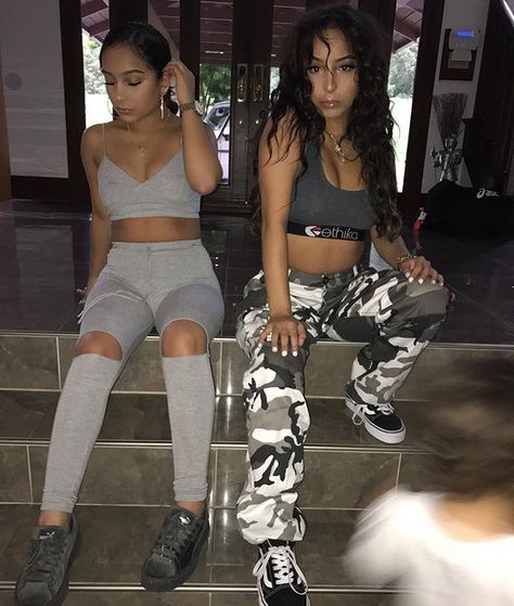 Pinterest | @ Haleyyxoo† Siangie Twins, Bestie Outfits, Matching Outfits Best Friend, Squad Outfits, Baddie Style, Best Friend Outfits, Baddie Fits, Twin Outfits, Bff Goals