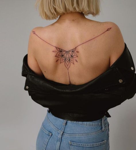 Back Mandala Tattoo, Tattoo Upper Back, Tattoo Back Women, Mandela Tattoo, Tattoo Back, Work Tattoo, Dot Work Tattoo, Mandala Tattoo, Back Women